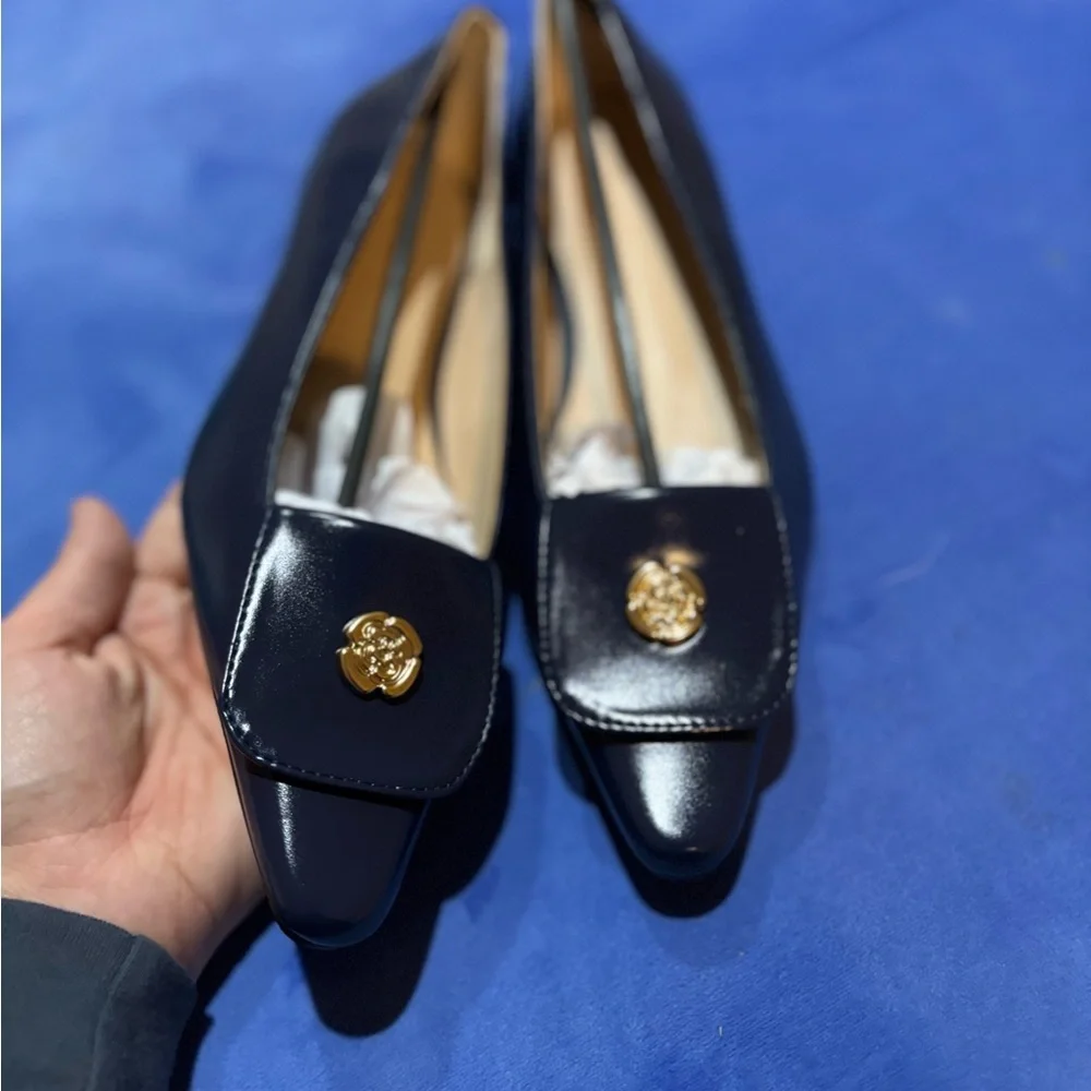 NWT Chicmyth Navy Ballet Flats – Gold Rose Emblem – Size 39